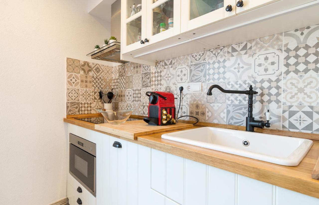 Beautiful Apartment Stylish Village House @ Center 卡达克斯 外观 照片